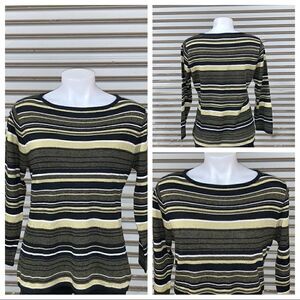 🛍️Sag Harbor size medium stripped sweater